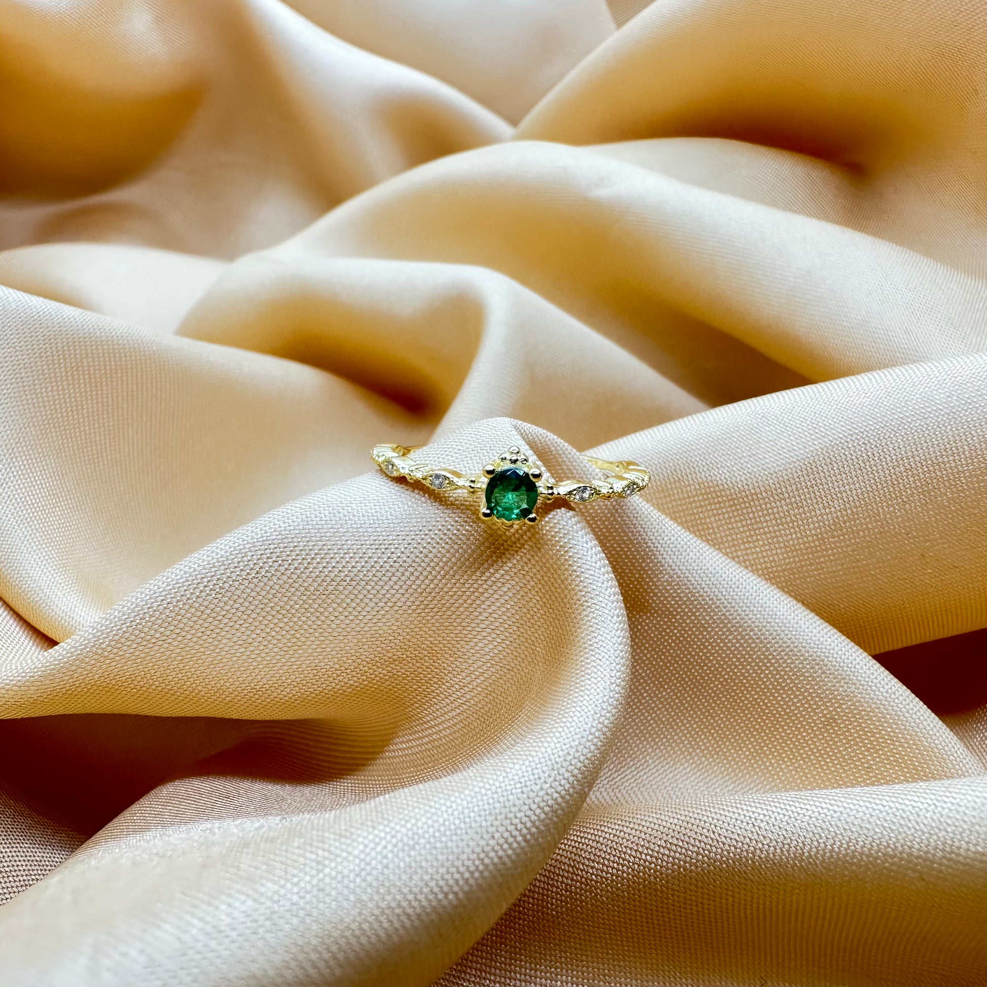 Adjustable deals emerald ring